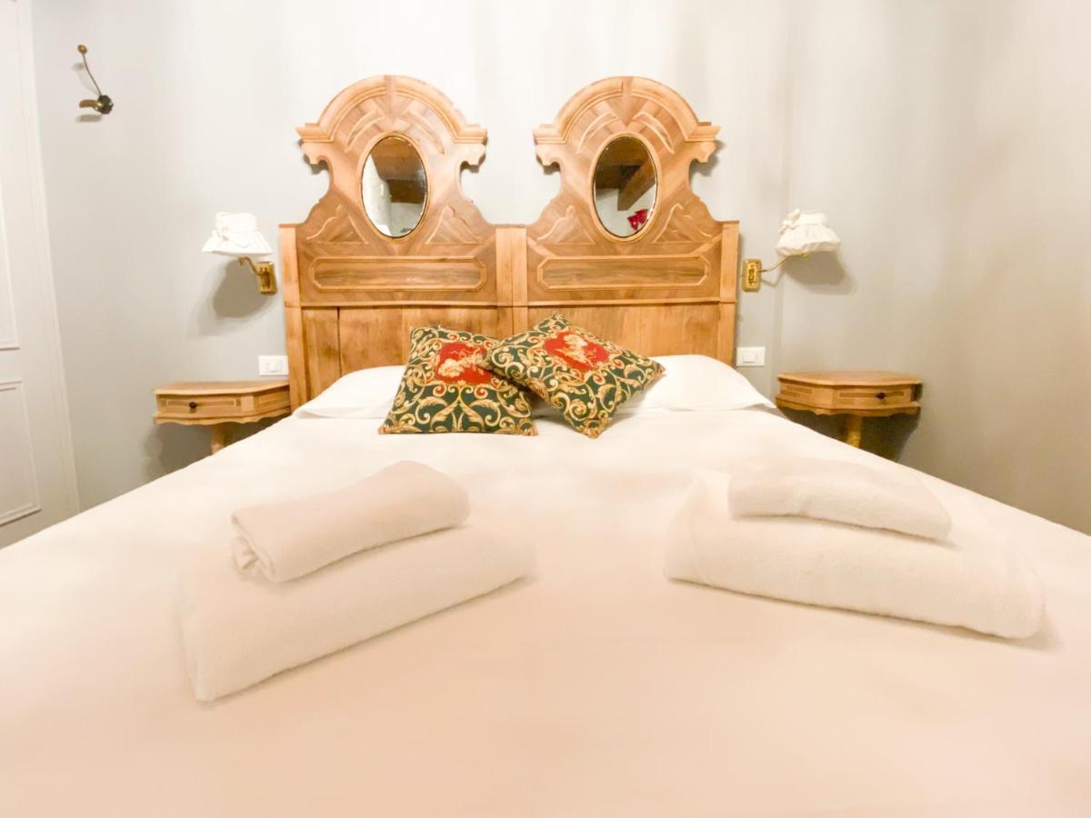 Rosso Charm B&B Venesia Bagian luar foto