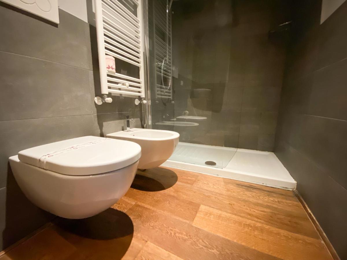 Rosso Charm B&B Venesia Bagian luar foto