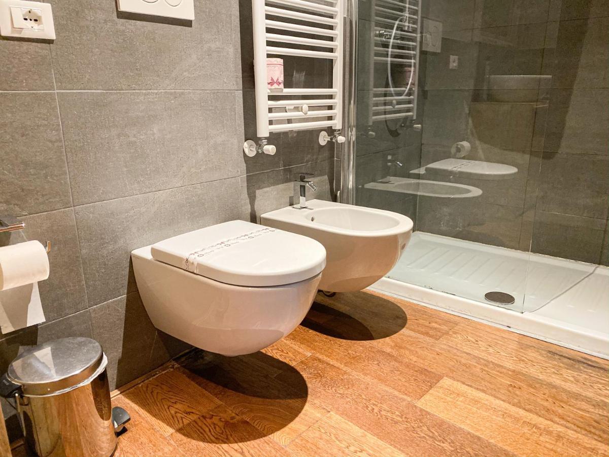 Rosso Charm B&B Venesia Bagian luar foto